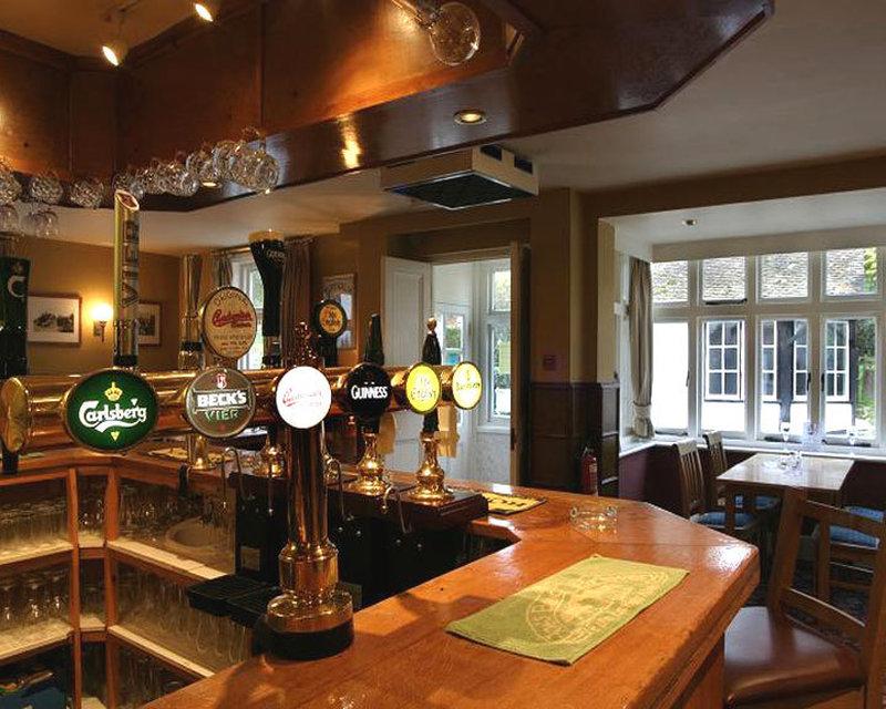 Hurtwood Hotel Peaslake Restoran fotoğraf